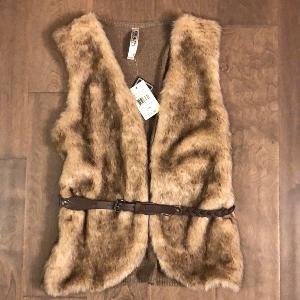 NWT girl’s Beautees faux fur belted vest
